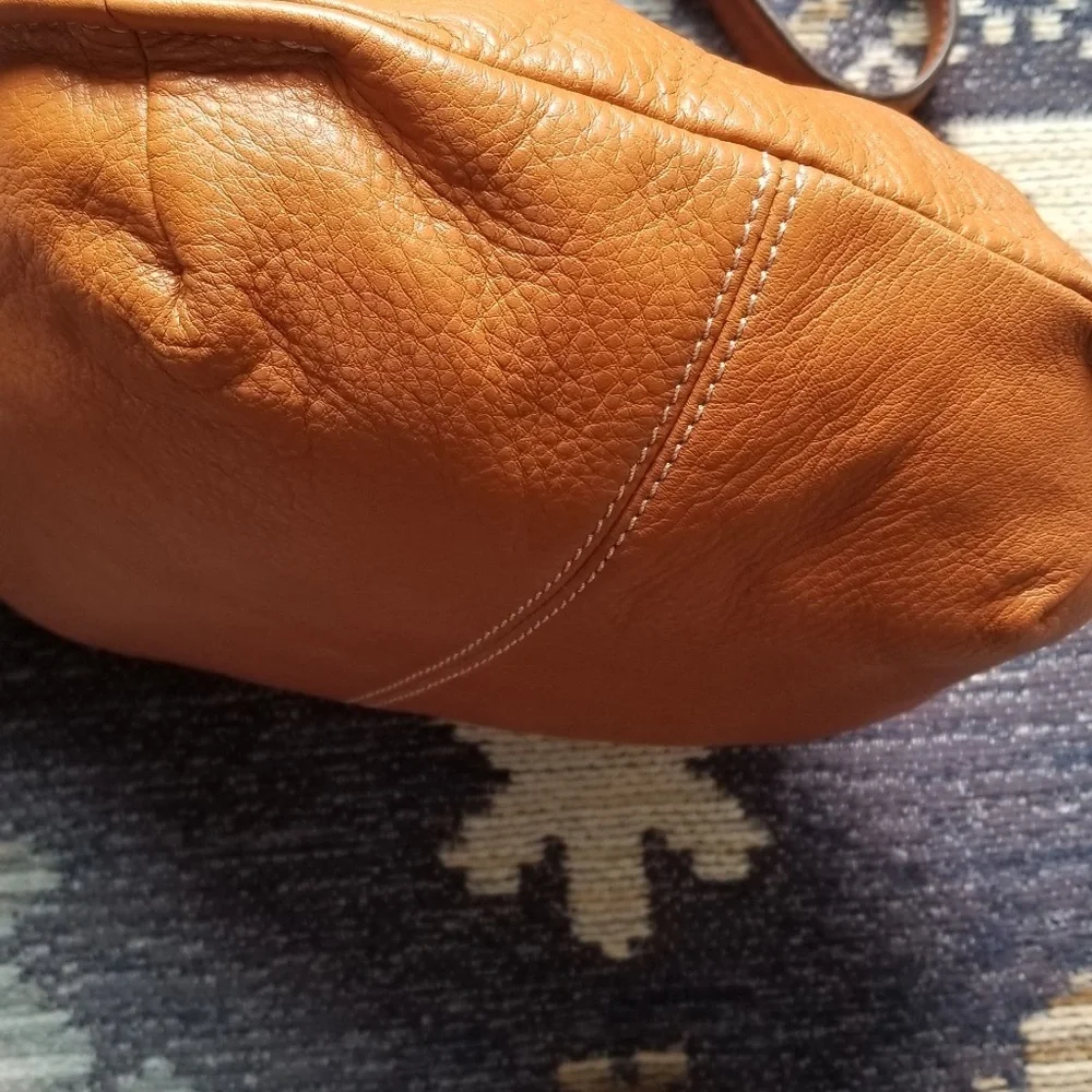 B. Markowsky Leather Brown Crossbody - Picture 4 of 9